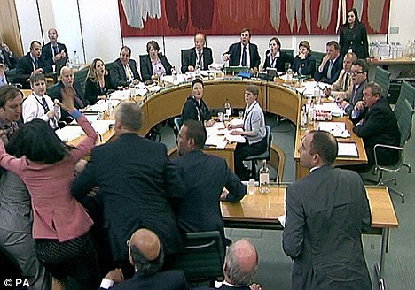 �������ĵ�(��ɫ������)��Ĭ�����֤���϶Թ����߽��л���(����ͼ)